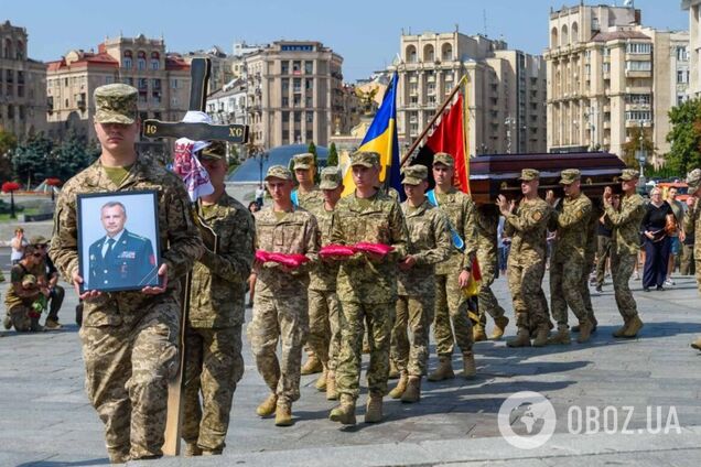 Был символом украинского Героя: В Киеве на Майдане попрощались с депутатом Киевсовета полковником Сергеем Ильницким