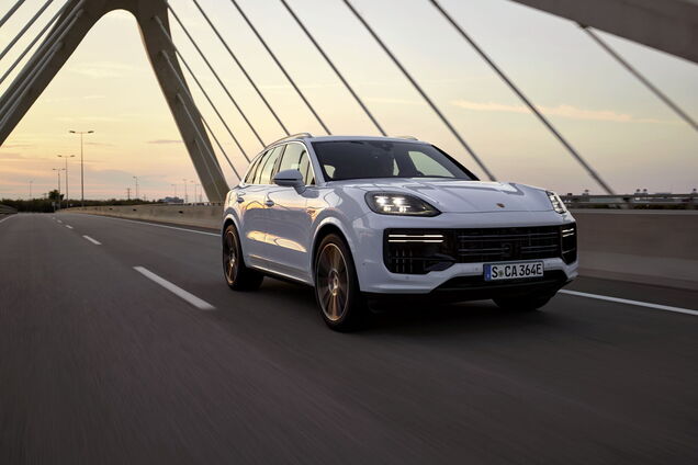 Porsche показал самый мощный Cayenne
