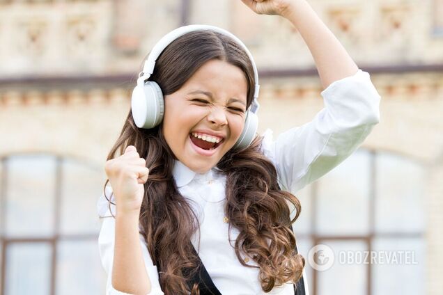 В чем пойти на 1 сентября в 2023 году: стильные образы для детей и родителей