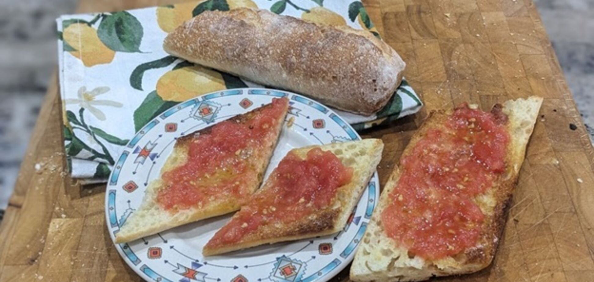 Как выбрать оливковое масло? Летняя деревенская закуска из томата и хлеба