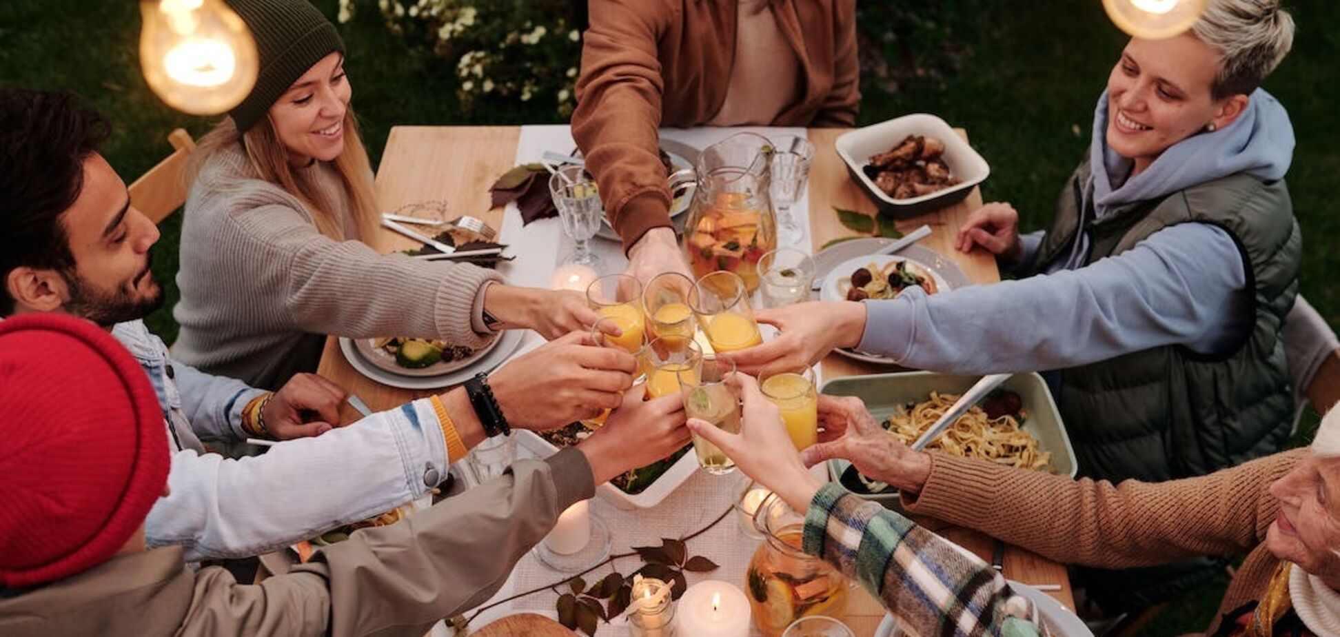 Порушують практично всі: яке правило етикету забувають, коли йдуть в гості