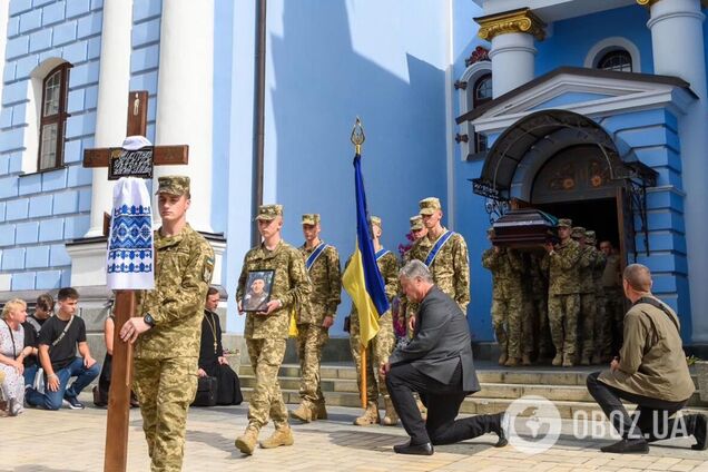 Всегда шел на штурм первым: Порошенко попрощался с разведчиком Максимом Никитенко, погибшим возле Роботиного