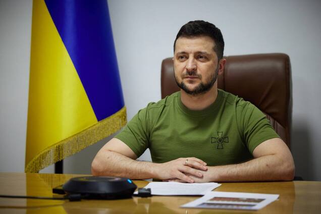 'Оборона і безпека – перший пріоритет': Зеленський пообіцяв закласти в держбюджеті більше коштів на виробництво зброї. Відео