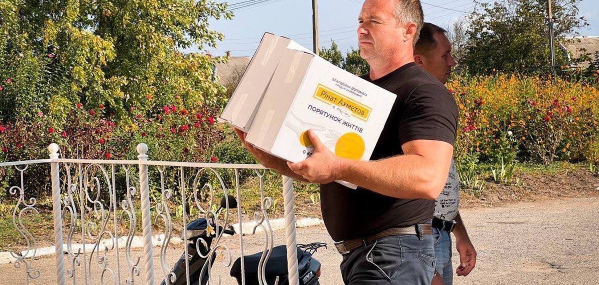 В селе Большой Дальник в Одесской области продолжается выдача помощи от Фонда Рината Ахметова для переселенцев