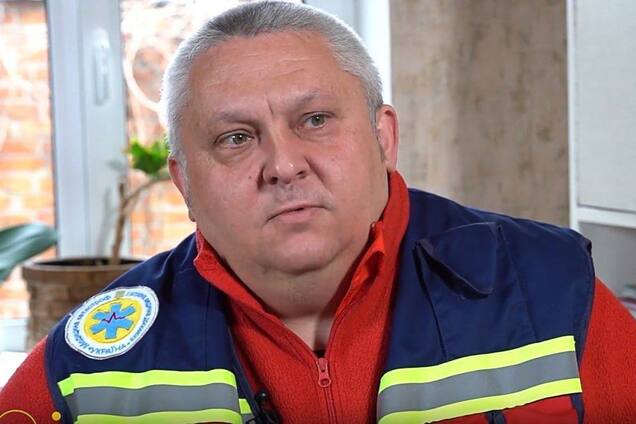 'Я шел к больному, а россияне стреляли из гаубиц': история фельдшера из Тростянца в Музее 'Голоса Мирных' Фонда Рината Ахметова