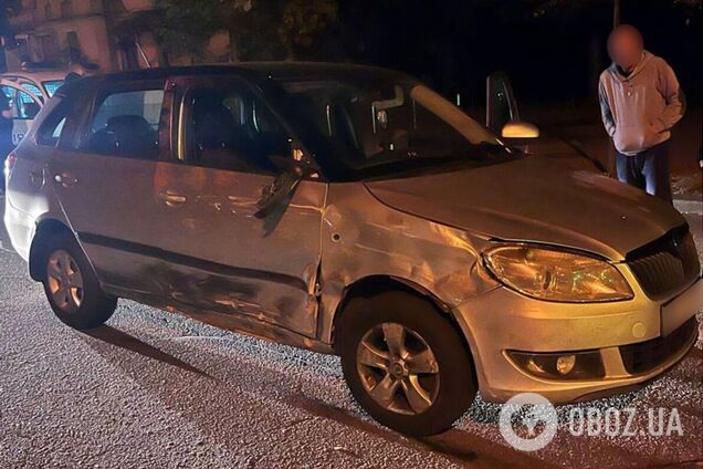 Одну з машин на очах поліції потім намагались викрасти