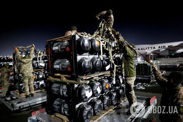 Кассетные боеприпасы, ПТРК Javelin и ракеты для HIMARS: Байден на встрече с Зеленским объявил о новом пакете военной помощи Украине