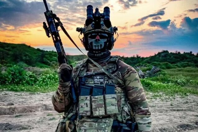 'Ворожий літак продовжував нас обстрілювати': розвідник, який проплив 14 годин у відкритому морі і став легендою, розповів свою історію