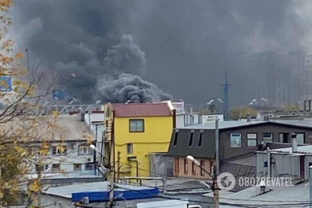 Під Москвою спалахнула потужна пожежа на складах, валить чорний дим. Фото і відео