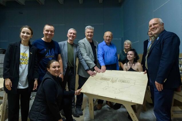 Сверили часы: Порошенко обсудил с евродепутатами прогресс Украины на пути в ЕС и общие гуманитарные проекты