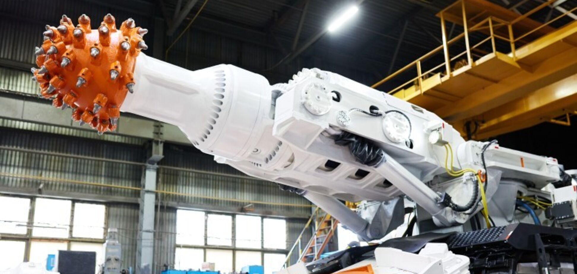 Готуючись до зими, в ДТЕК виготовили новий вугільний комбайн для українських шахт