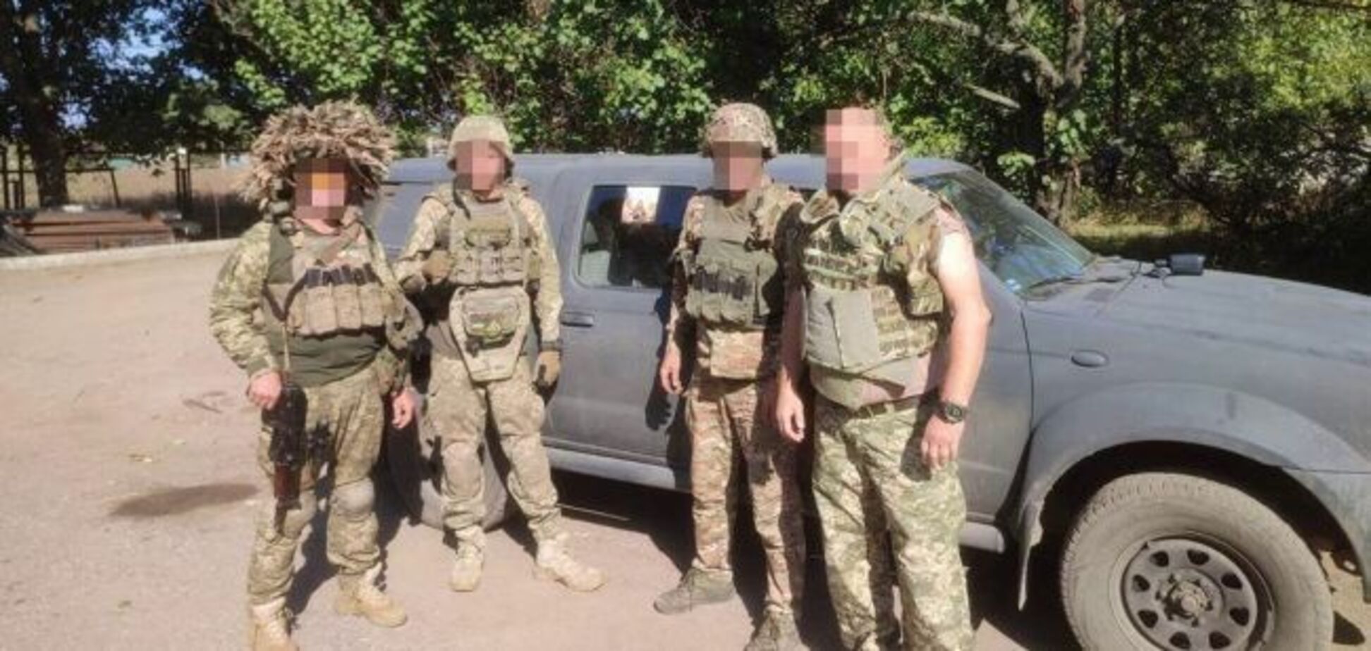 Favbet Foundation передав ЗСУ на східний напрямок черговий позашляховик Nissan Navara