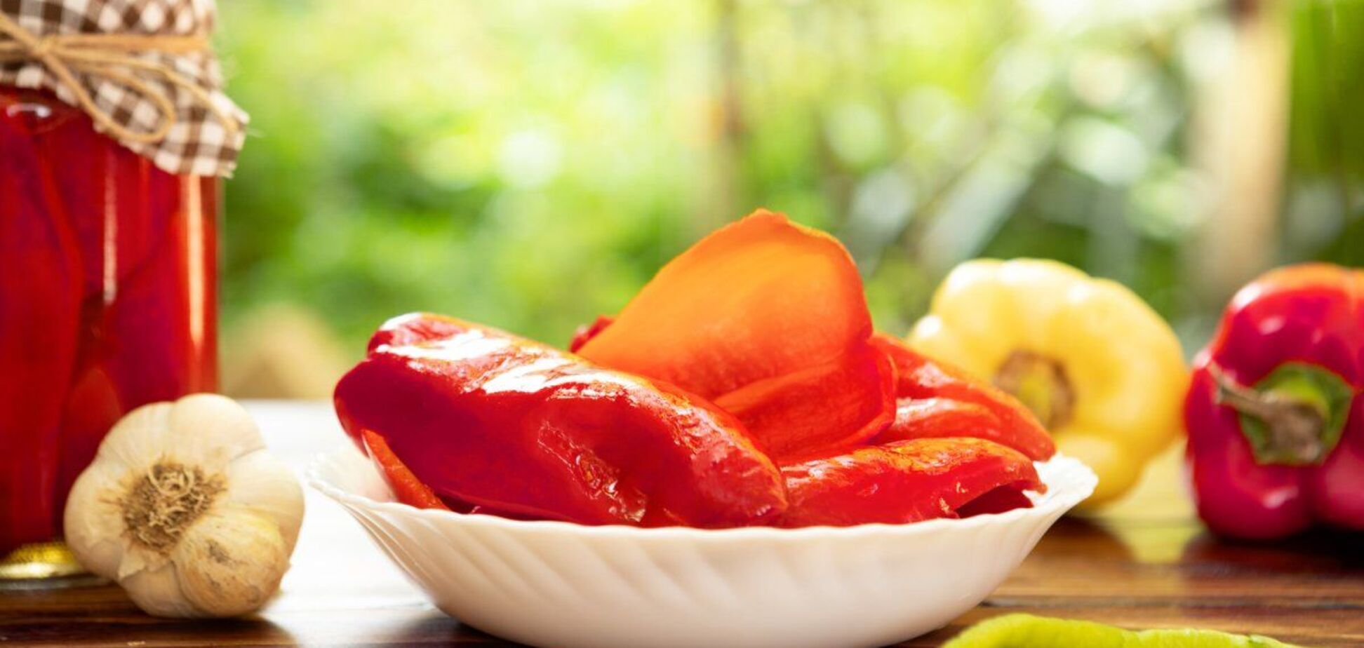 Смачна маринована закуска з болгарського перцю: можна їсти одразу після приготування