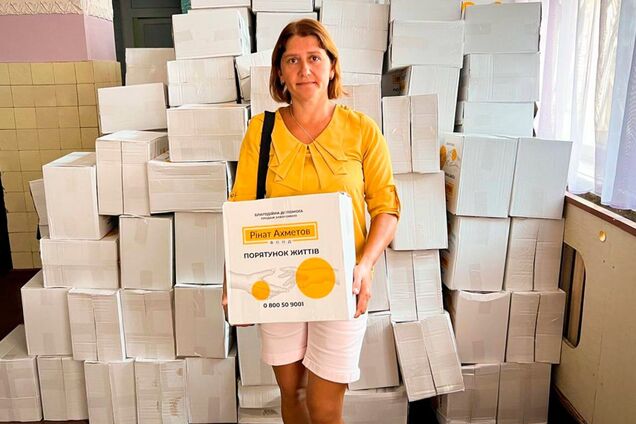 Переселенцям з Луганщини в Новомосковську видали проднабори від Фонду Ріната Ахметова