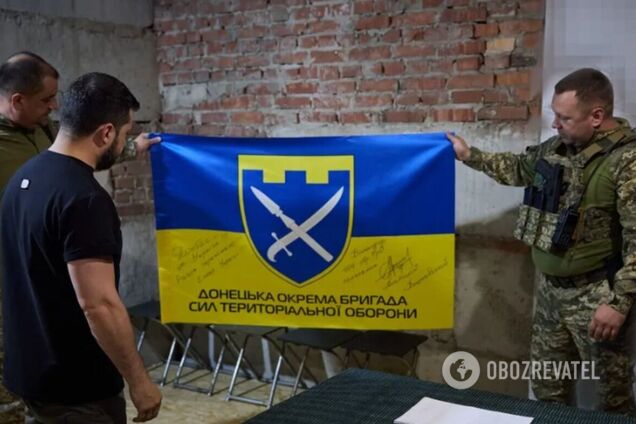 'Слава всім, хто б'ється заради України': Зеленський відзвітував про день, проведений на фронті. Відео