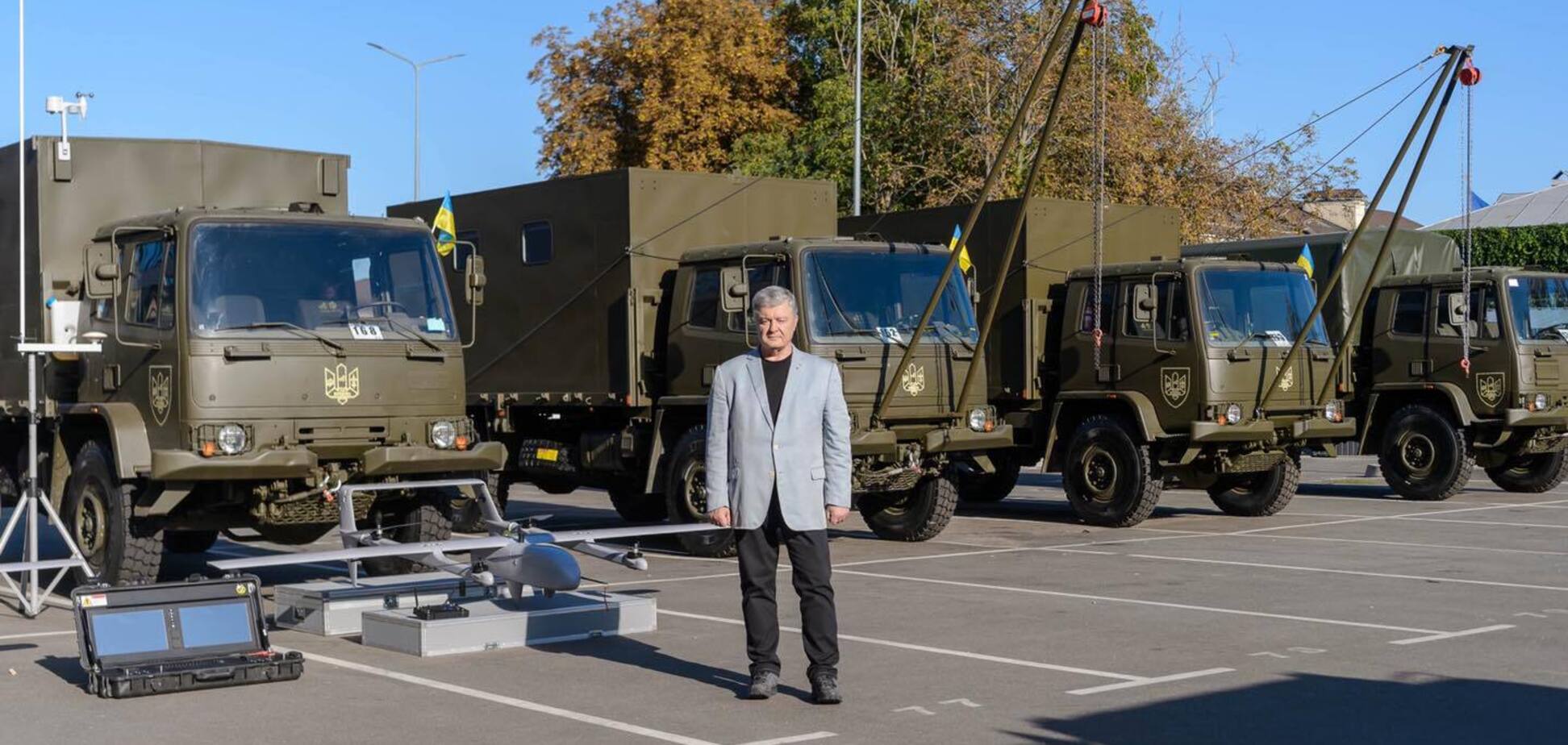 20 миллионов едут на Восток: Порошенко снова везет на фронт большую партию техники, приобретенную вместе с волонтерами