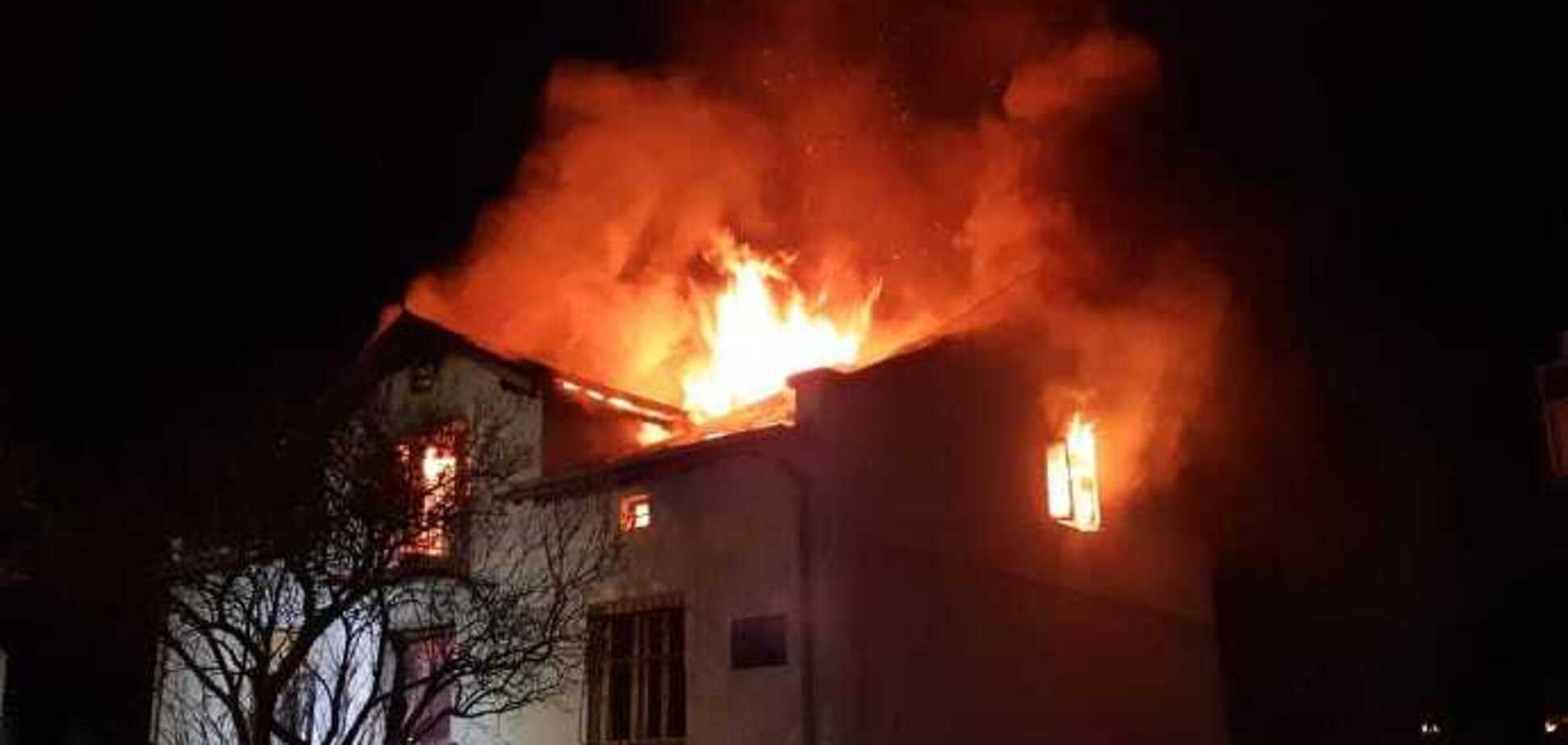 Порошенко профинансирует восстановление Музея Шухевича, уничтоженного российским 'шахедом'