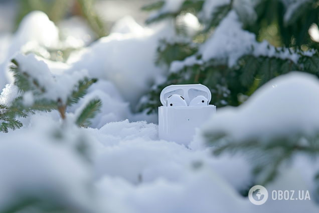 Як врятувати AirPods, якщо вони впали у сніг чи воду: що зробити першочергово