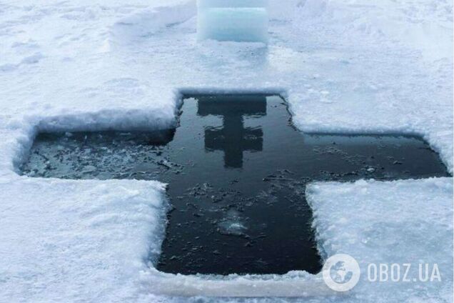 Нечисленні бажаючі купались на Водохреще за календарем УПЦ МП