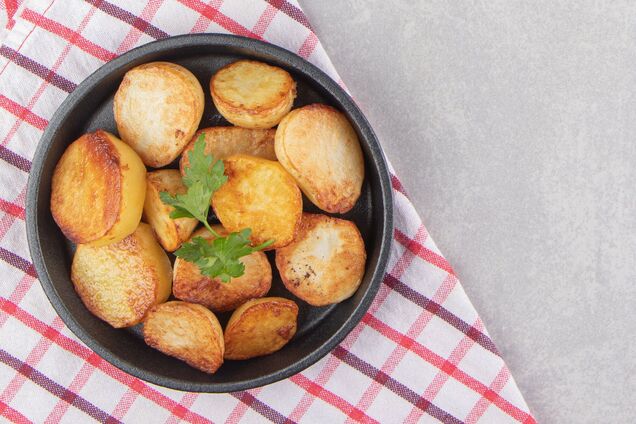 Шеф-кухар поділився секретним прийомом приготування смаженої картоплі, який робить її неперевершеною