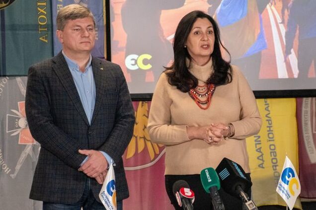 В 'ЄС' закликали керівництво Верховної ради не блокувати міжнародну діяльність Порошенка та депутатів фракції