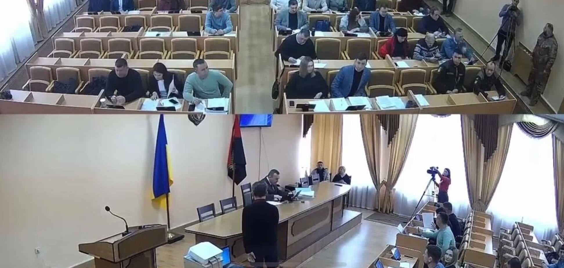 У Червонограді представники ТЦК вручили повістки депутатам просто під час сесії міськради. Відео