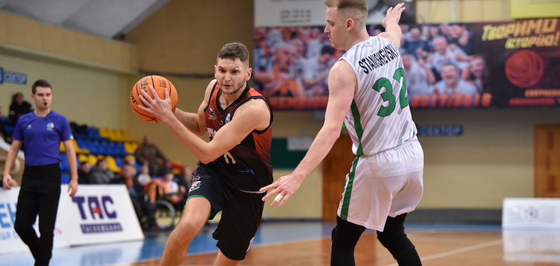 'Черкаськи Мавпы' дома победили 'Политехнику-Галичину' в Суперлиге Favbet