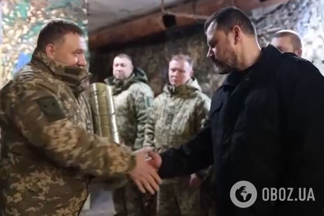 Очільники МВС і ДПСУ перевірили умови несення служби бійців 'Сталевого кордону' на передовій. Відео