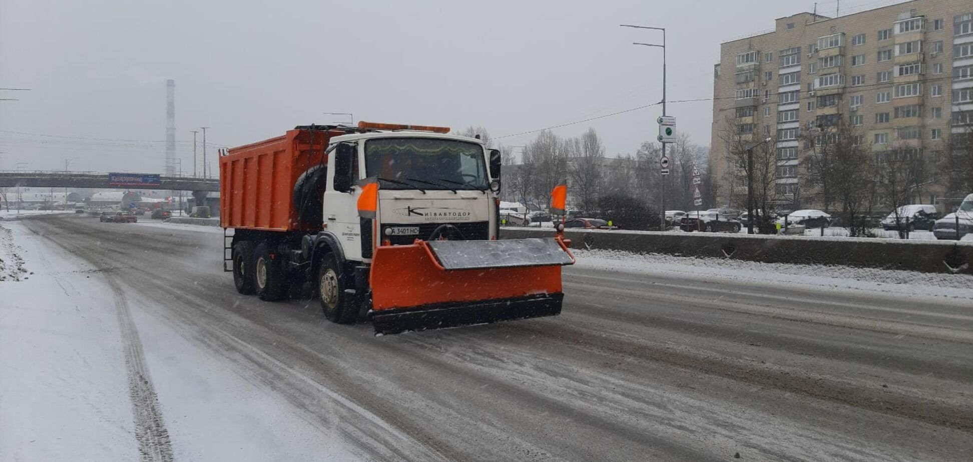 Синоптики предупредили о снеге и гололедице на дорогах