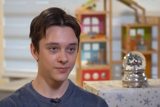 'Війна забирає дитинство': історія 15-річного Максима з Маріуполя з'явилася у музеї 'Голоси мирних' Фонду Ріната Ахметова