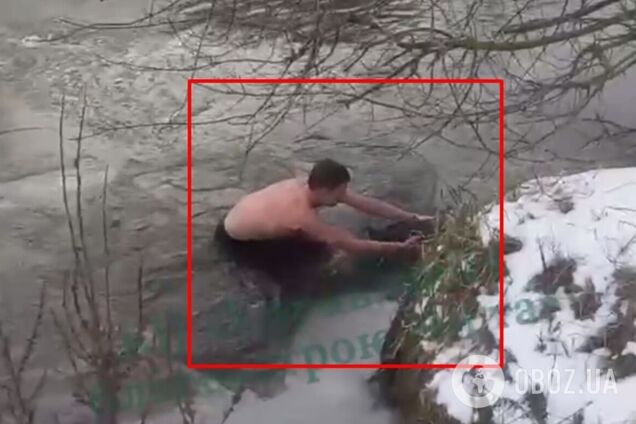 Чоловік врятував песика, який провалився у крижану воду