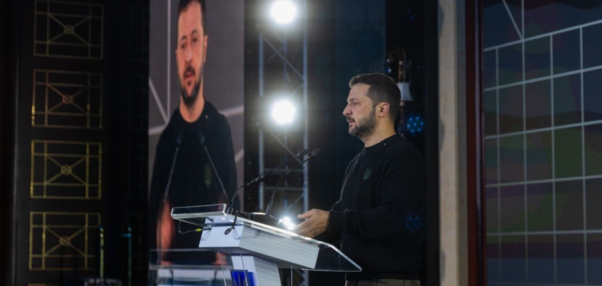 'Украина должна стать сильным игроком на глобальном рынке оружия': Зеленский выступил на Международном форуме оборонных индустрий. Видео