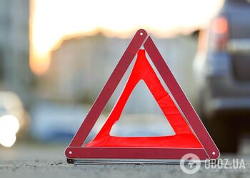 Водителю стало плохо за рулем: в Киеве неуправляемый грузовик протаранил несколько авто. Подробности и видео