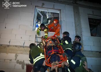 Окупанти вночі вдарили по Одещині, людей рятували з-під завалів: чотири особи загинули, 10 постраждали. Фото