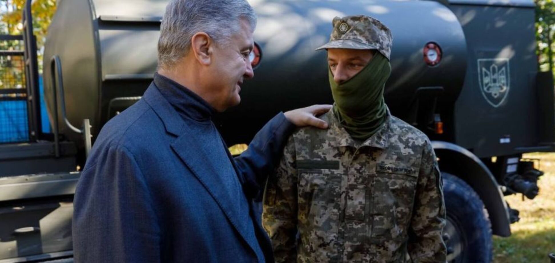 Порошенко передав підрозділу Сил безпілотних систем автотехніку і генератори