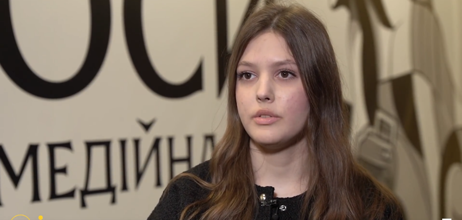 'Жертви наших захисників не мають бути марними': 18-річна Олександра з Миколаєва довірила свою історію Музею 'Голоси Мирних' Фонду Ріната Ахметова