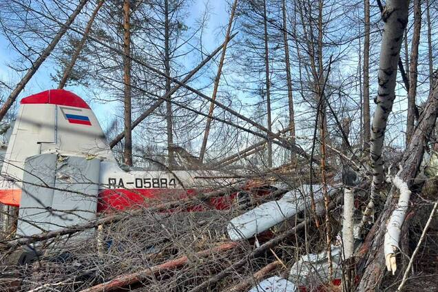 Відмовив двигун: у російській Якутії літак Ан-3 впав під час зльоту. Фото  