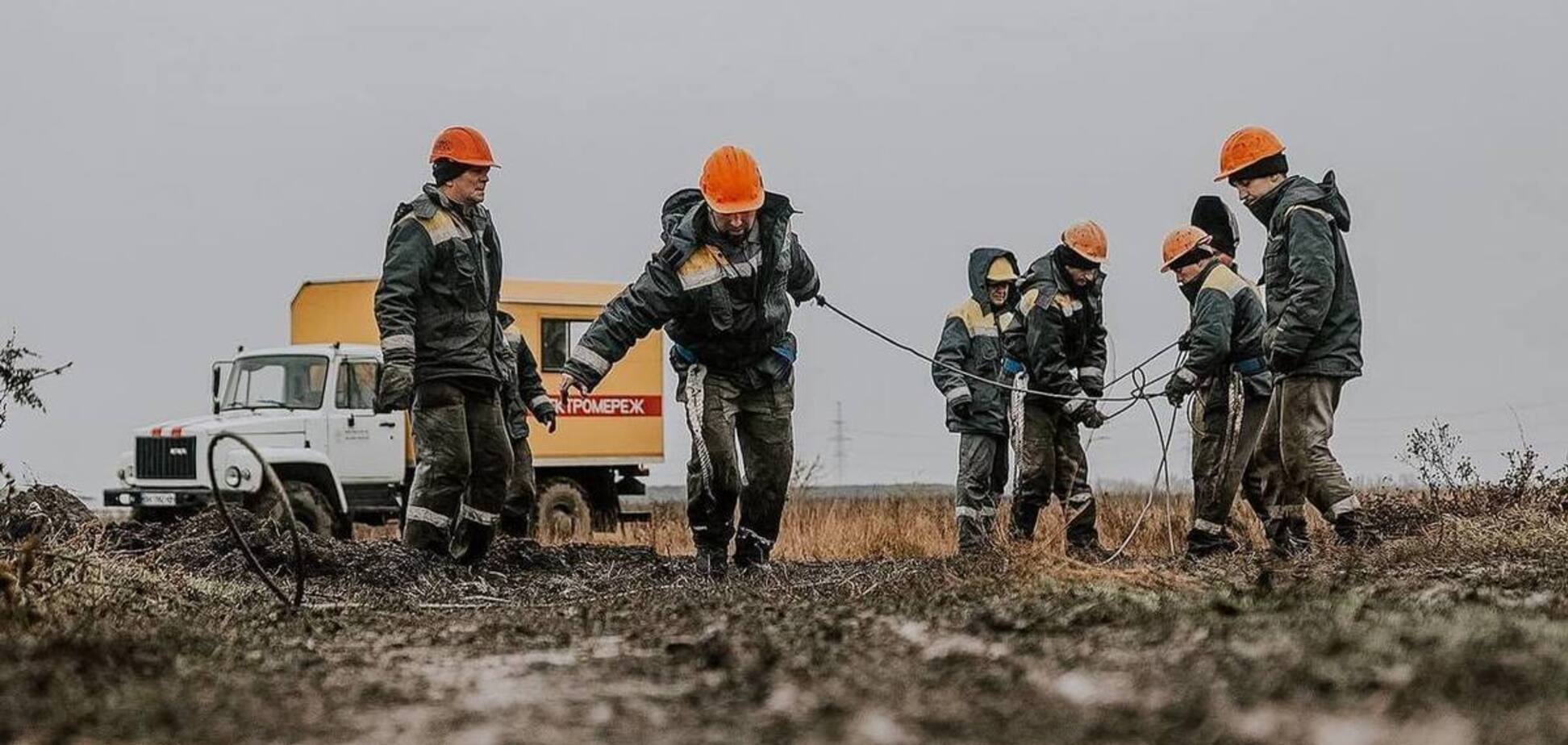 За тиждень ДТЕК повернув світло у домівки жителів 41 населеного пункту після ворожих обстрілів