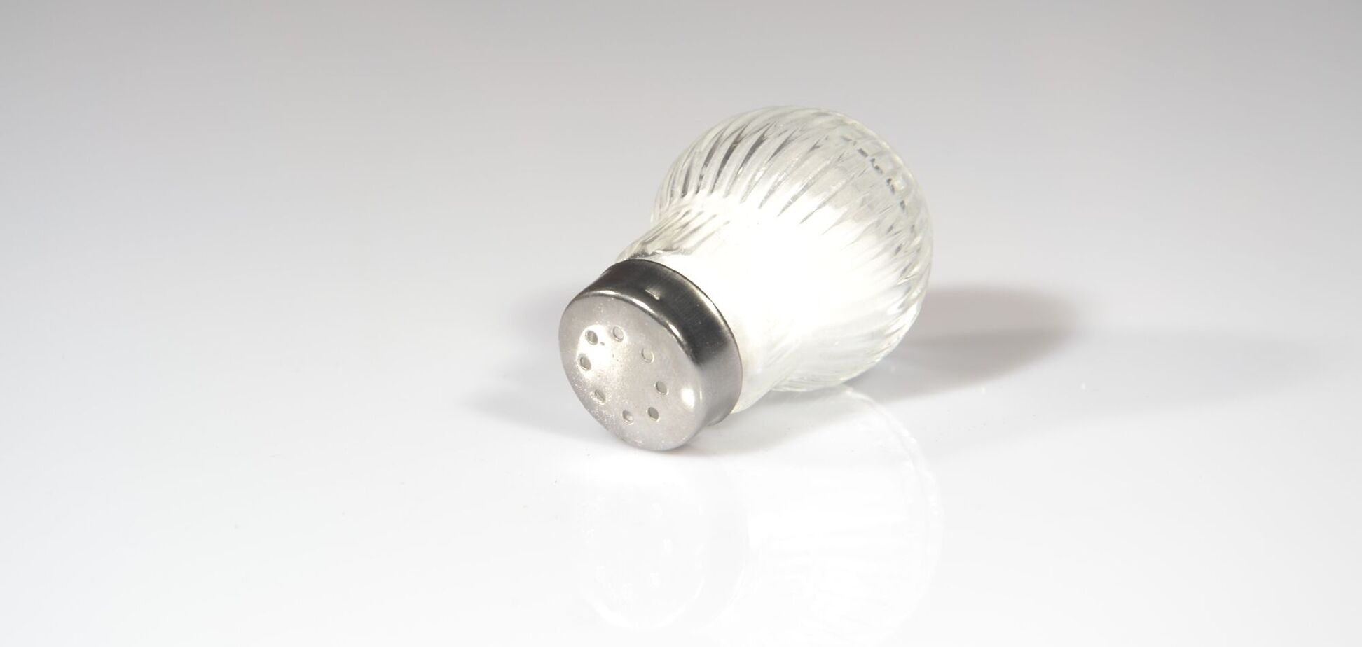 Чому вам не вистачає солі у стравах: головні причини та рекомендації