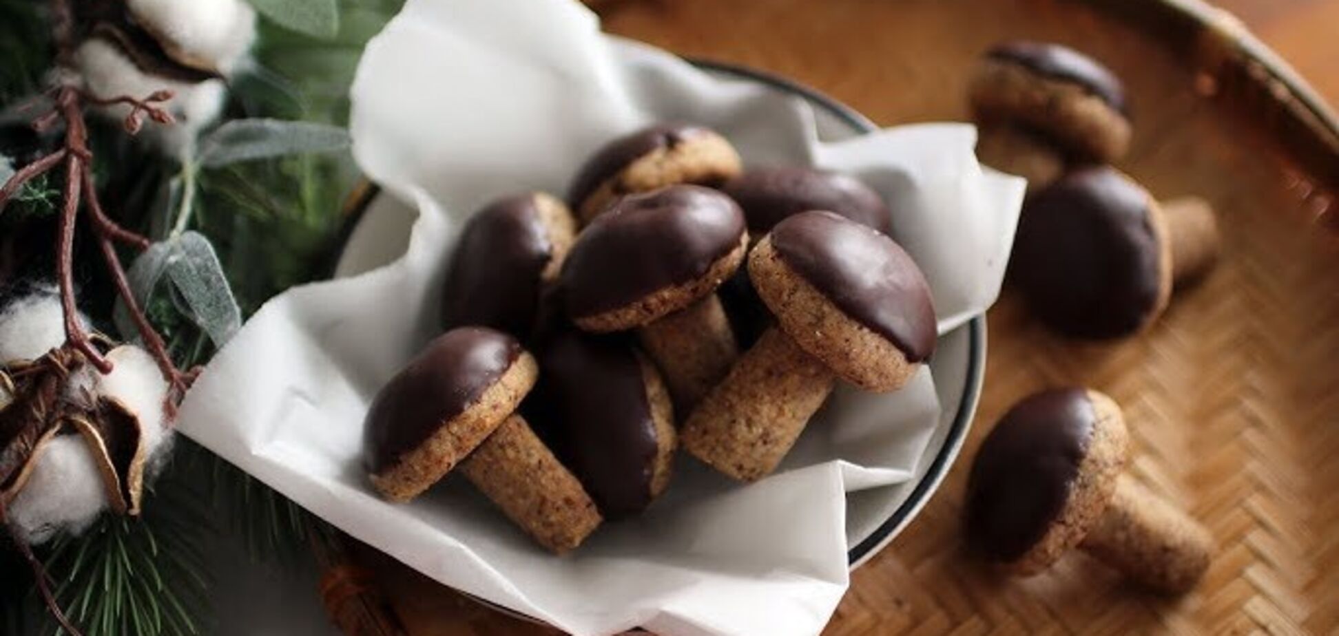 Как приготовить печенье в виде грибочков и ежиков: идеальный вариант для школьных ярмарок