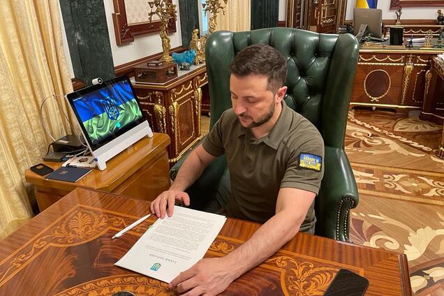 Ілюстрація - Володимир Зеленський підписав документ