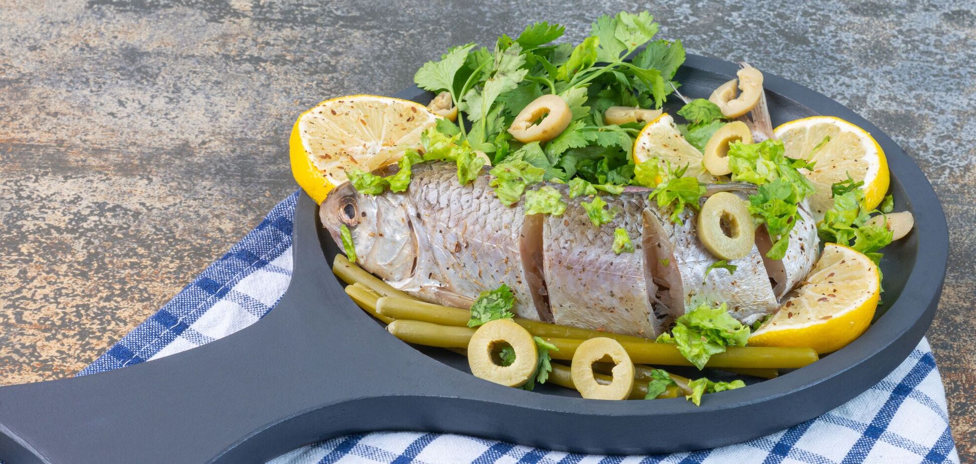 Как необычно замариновать скумбрию: вкусный вариант для всей семьи