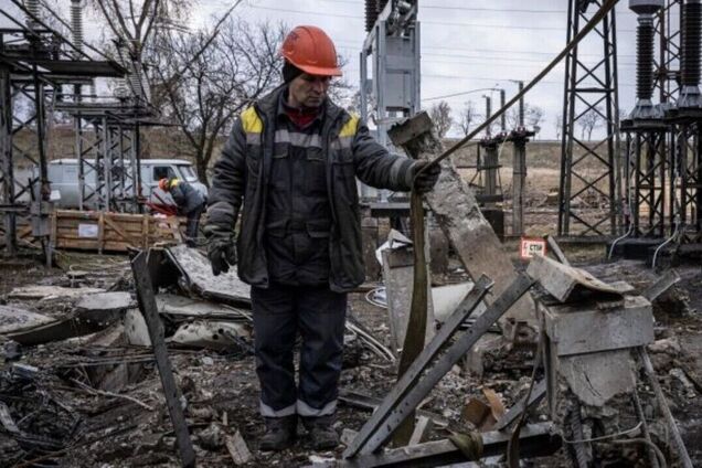 За добу енергетики ДТЕК повернули світло для 11 тисяч родин після ворожих атак