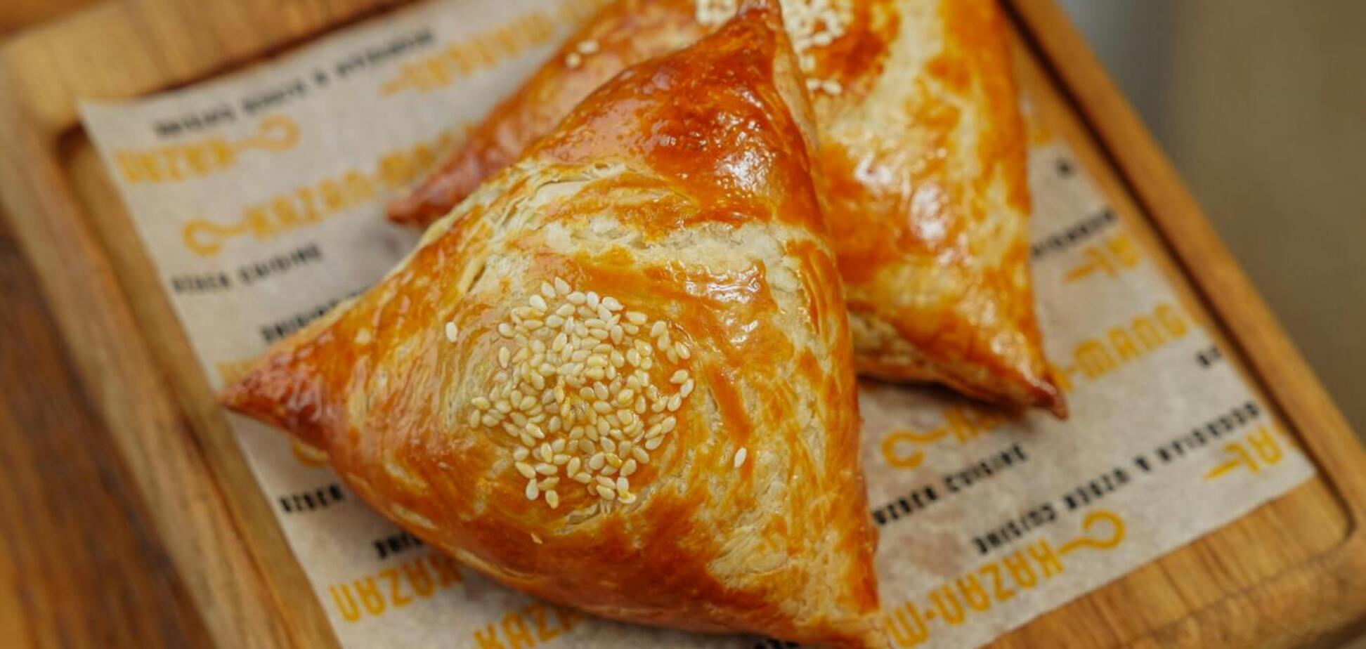 Хрустящая и очень сочная узбекская самса: как дома приготовить слоеное тесто