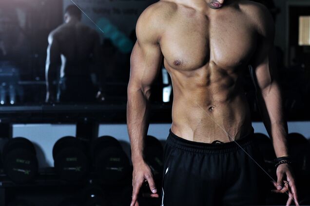 Простые упражнения для прочного пресса: тренировка, формирующая тело мечты