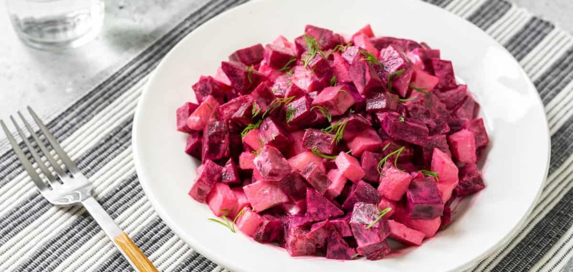 Салат из вареной свеклы на каждый день: вкуснее и проще, чем винегрет