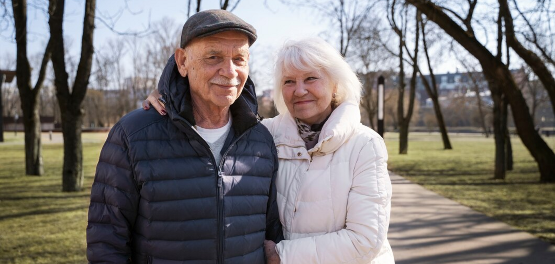 Не бабушки и дедушки: как правильно называть людей 60+