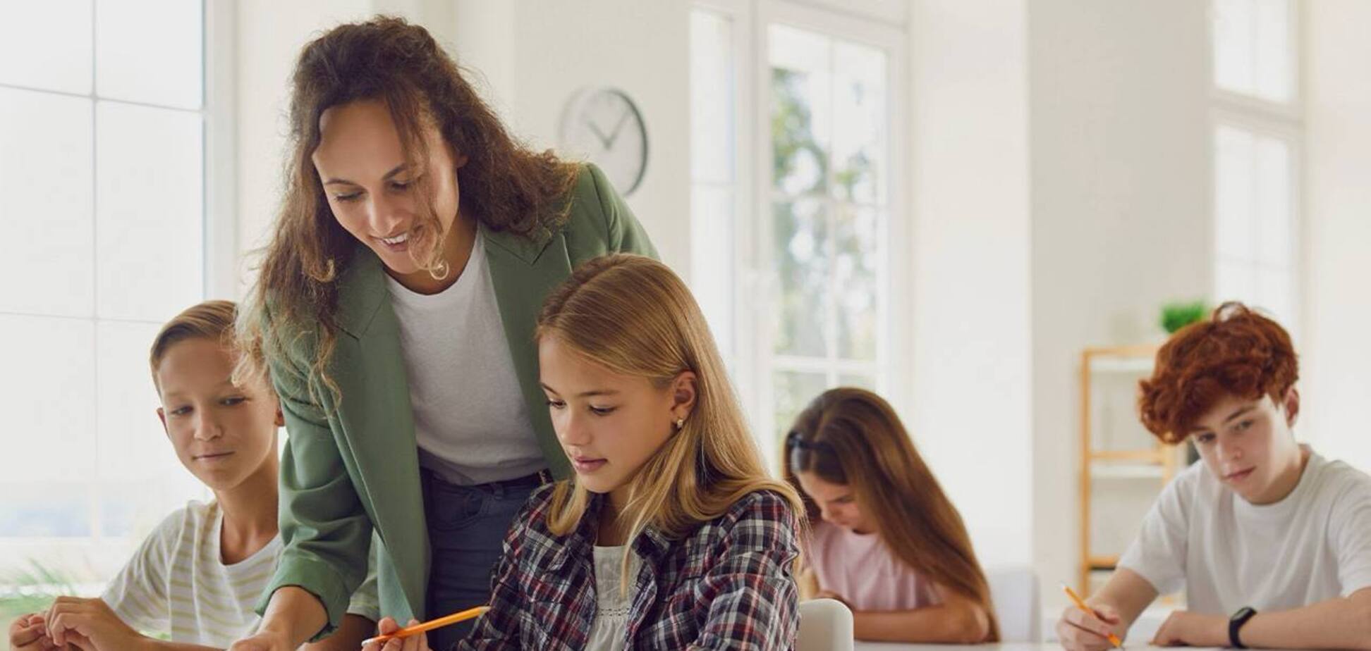 Фонд Рината Ахметова продолжил прием работ на конкурс эссе '1000 дней войны. Мой путь' музея 'Голоса мирных'