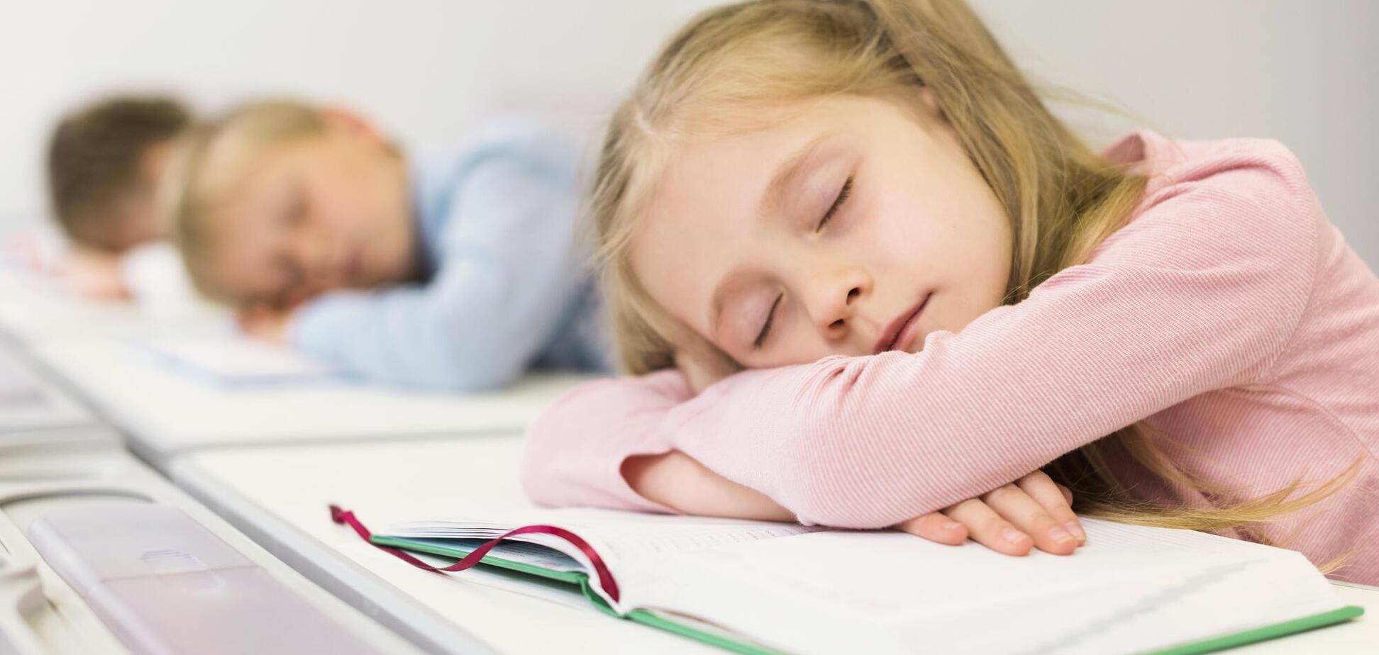 Як зменшити вплив 'часових стрибків' на організм дитини під час переведення годинників. 6 порад