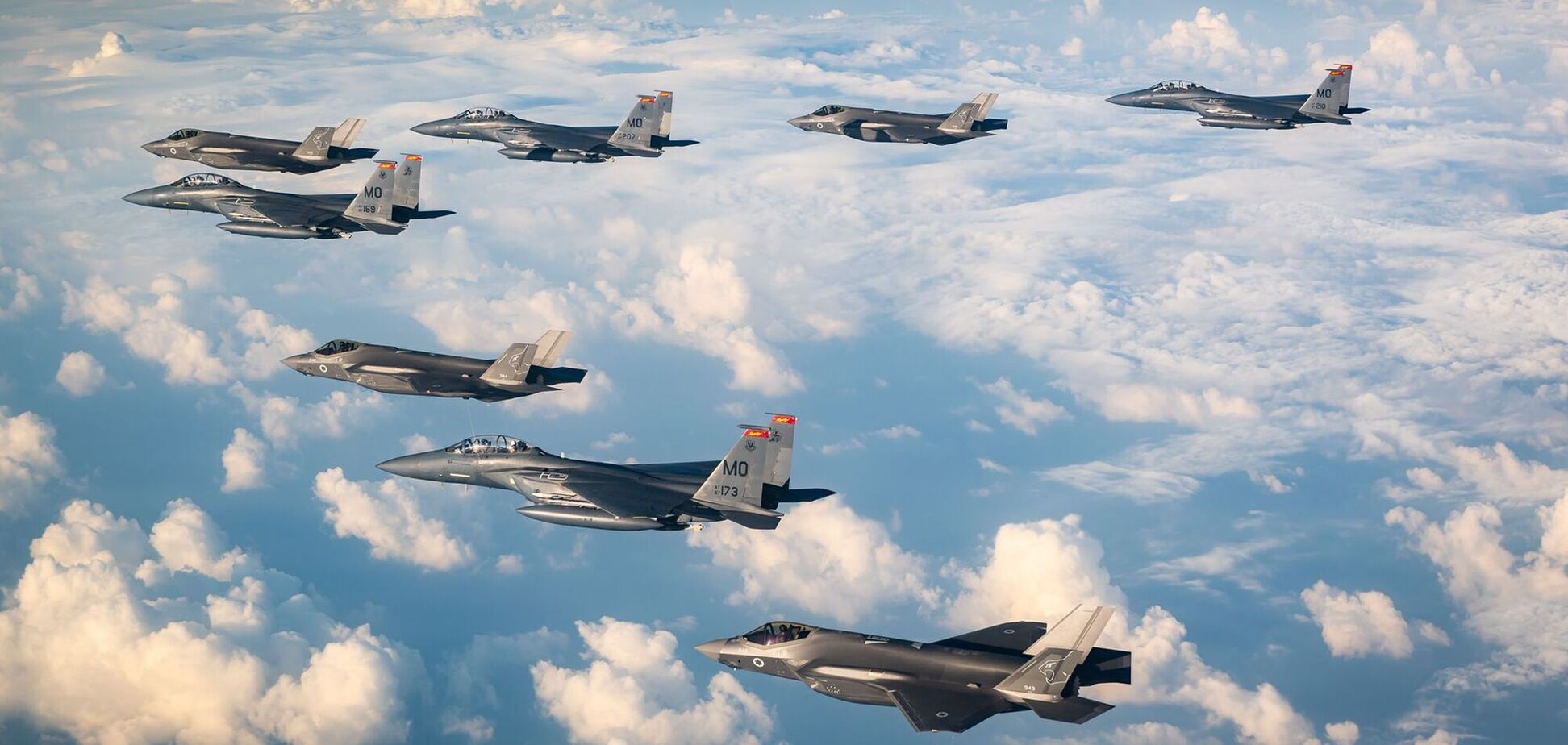 'Це не повинно зійти Ірану з рук': Давид Шарп розповів, якою може бути відповідь Ізраїлю на масовану ракетну атаку. Відео